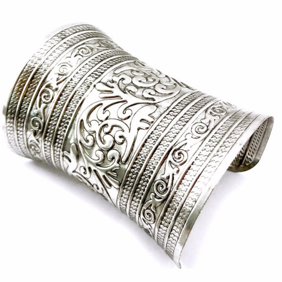 Bracelet - Engraved Metallic Curved Cuff